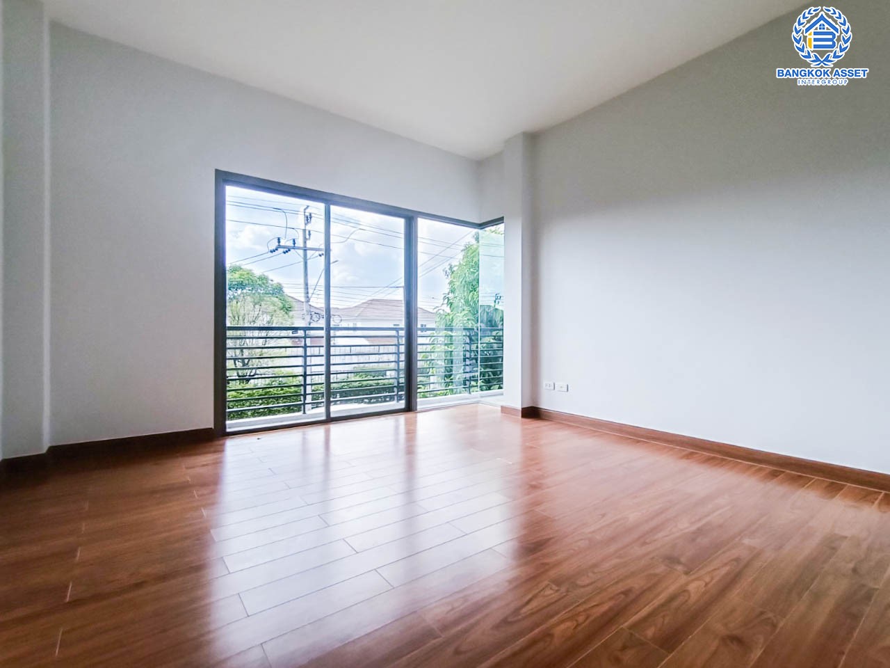 *****บ้านเดี่ยวมือสองนนทบุรี ม.เพอร์เฟคเพลส ราชพฤกษ์ บ้านดีไซน์ทันสมัย หลังมุม หน้าบ้านไม่ชนใคร เนื้อที่กว้าง 85 ตร.ว. ฟังก์ชัน 4 ห้องนอน 3 ห้องน้ำ 2 ที่จอดรถ พร้อมพื้นที่ใช้สอยกว่า 205 ตร.ม. กับทำเลโซนเมือง ที่เชื่อมต่อหลากหลายเส้นทาง หน้าโครงการติดถ.ราชพฤกษ์ ใกล้รถไฟฟ้าสถานี "บางรักน้อยท่าอิฐ"